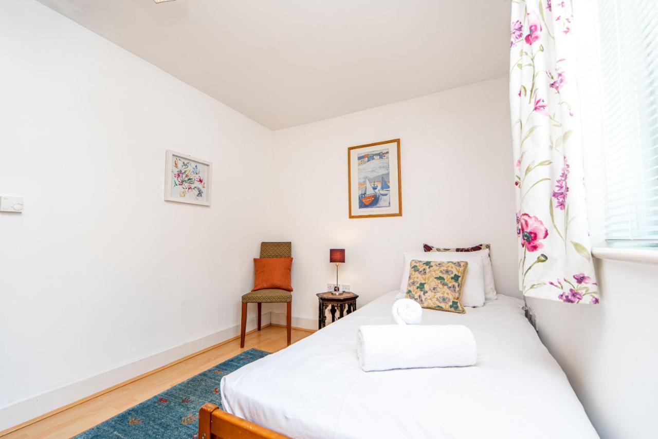 Pass The Keys Delightful Apartment Close To River In Se16 London Bagian luar foto